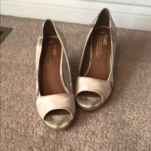 Toms NWOT Cork Wedged - Leopard